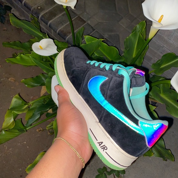 Air Force 1 - Picture 1 of 2